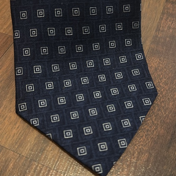 Vintage Peebles Clothing Co 100% Silk Navy Blue Square Design Tie - Picture 2 of 4